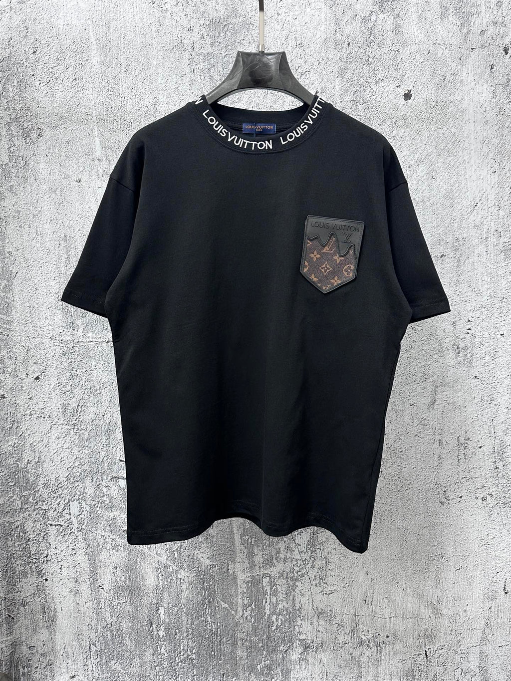 Embroidered collar, small leather pocket, short sleeved, unisex