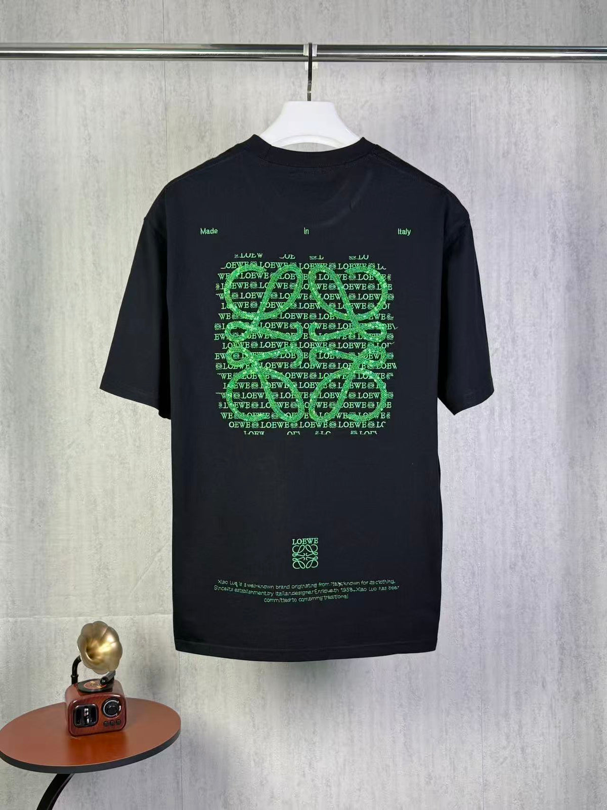 Craftsmanship Classic Embroidered Pattern unisex T-shirt