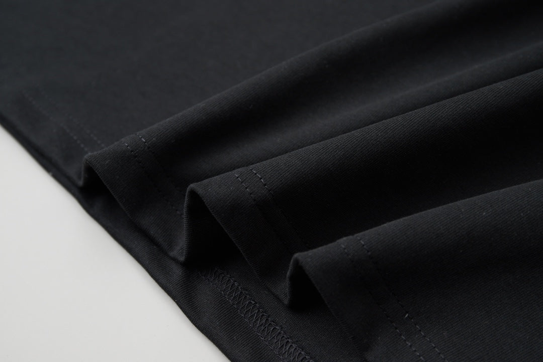 Light luxury embroidered T-shirt
