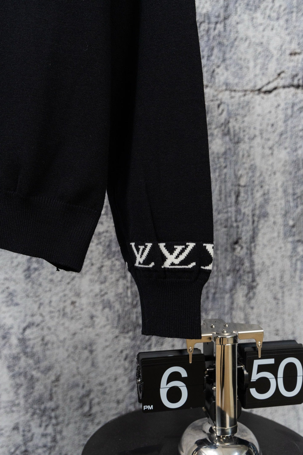 New minimalist letter black round neck knitted pullover hoodie