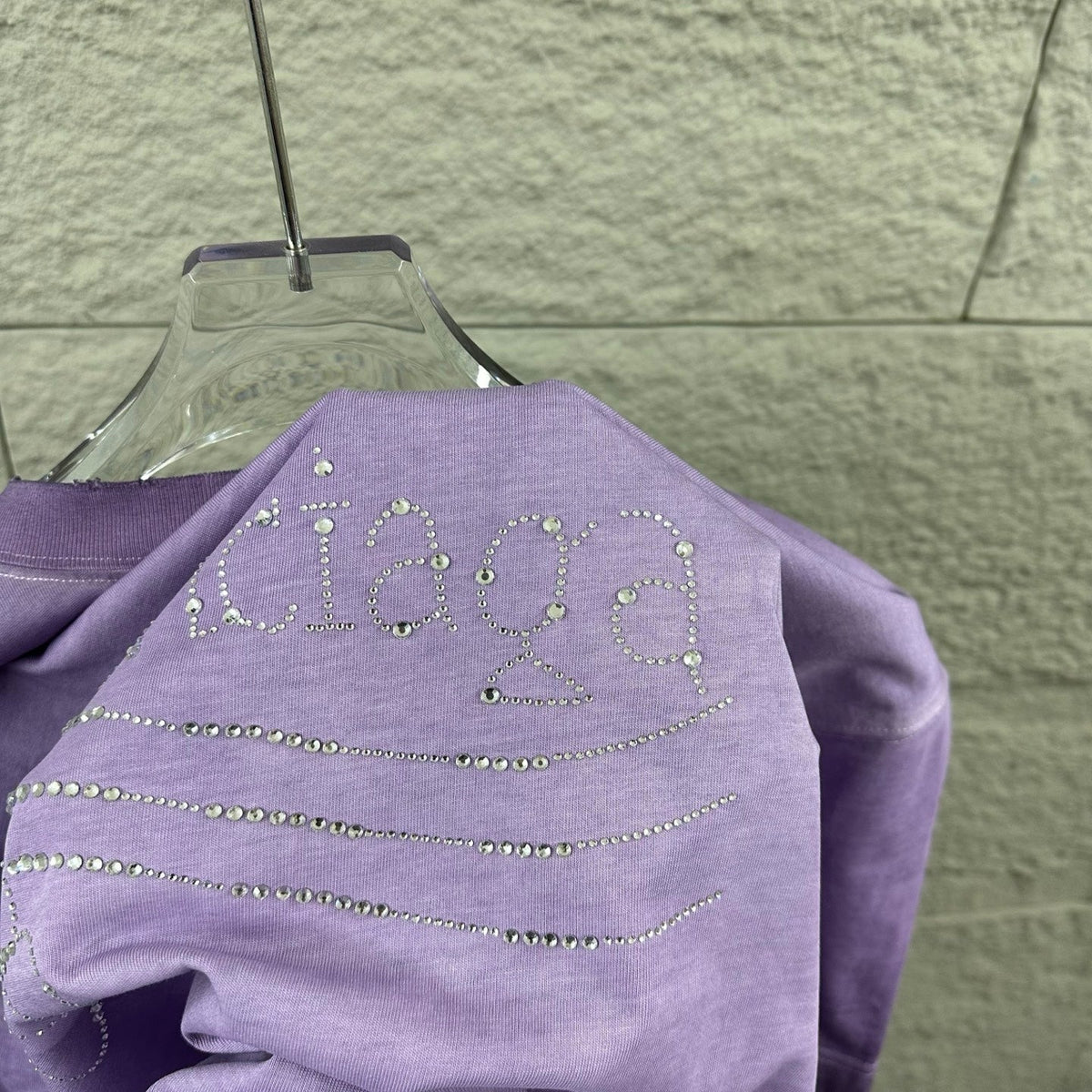 Wear and tear washed short sleeved T-shirt with distressed holes for both men and women