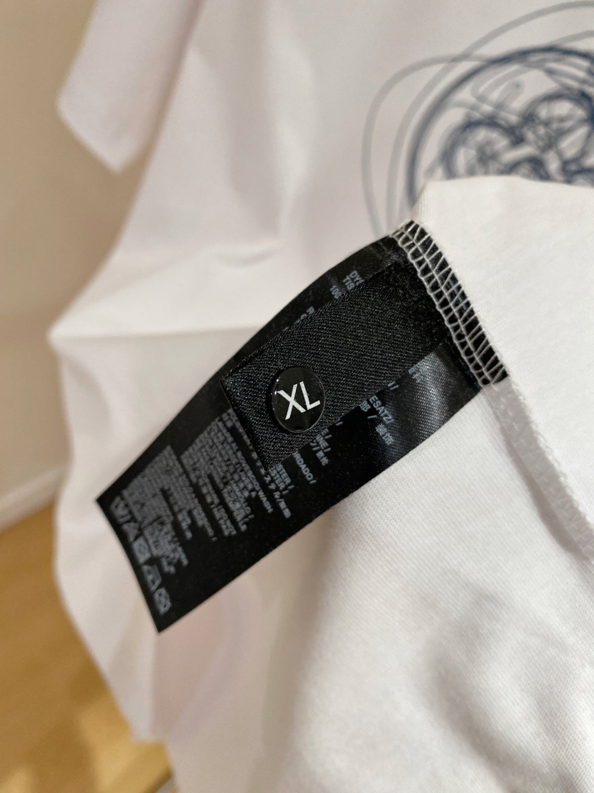 Loose fit short sleeved unisex