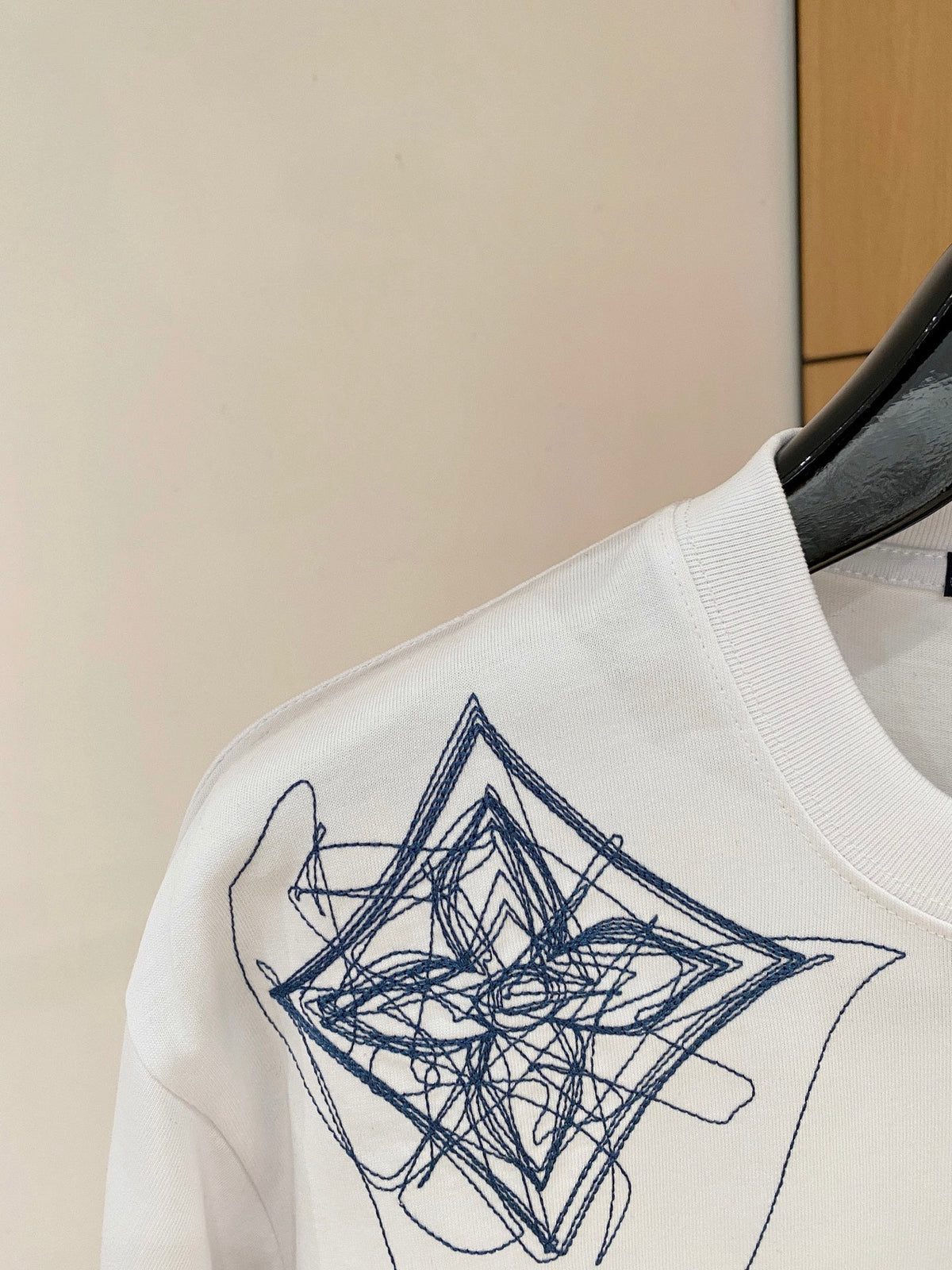 Loose fit short sleeved unisex