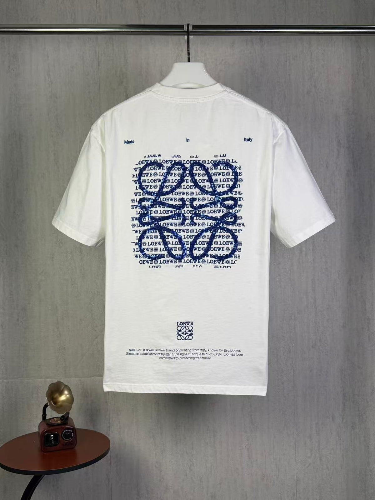 Craftsmanship Classic Embroidered Pattern unisex T-shirt