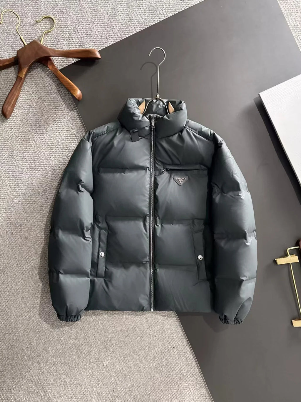 New pocket style coated down jacket