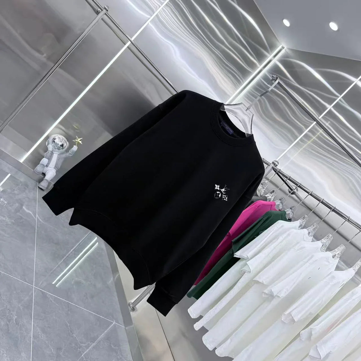 Autumn and winter new round neck long sleeved sweatshirt