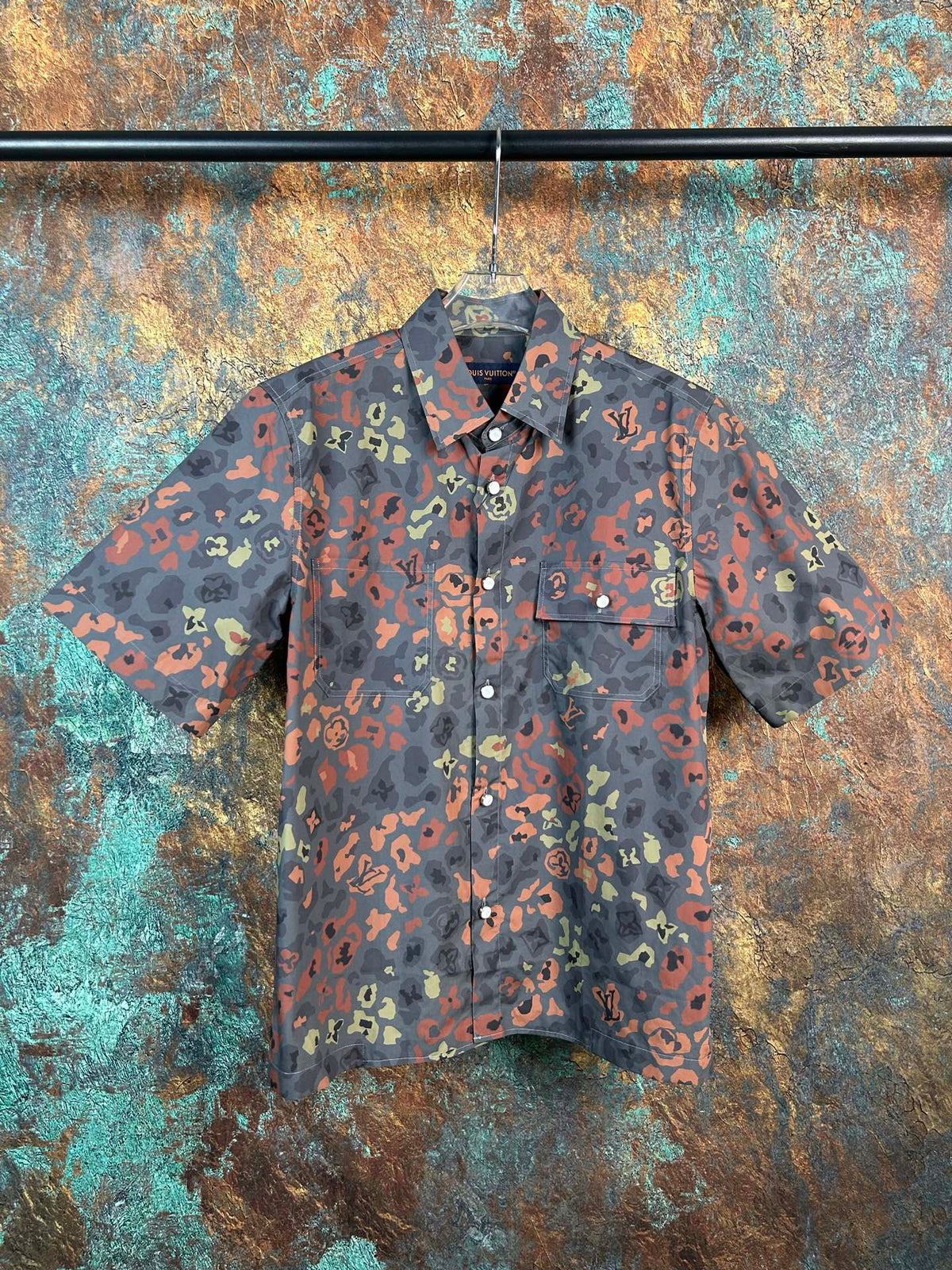 Leopard print camouflage LOGO lapel single breasted short sleeved shirt
