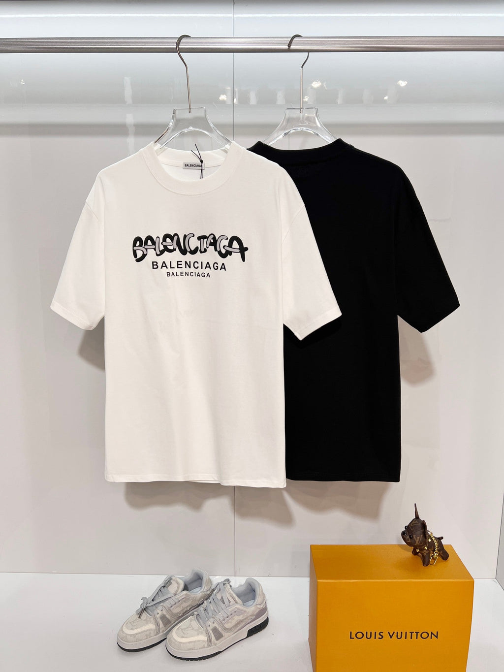 Simple color blocked offset letter round neck T-shirt