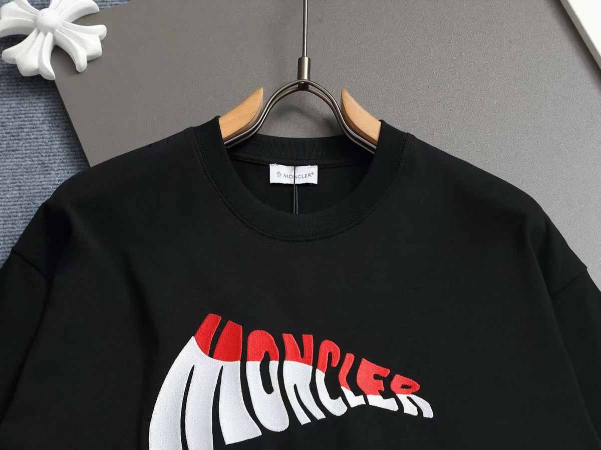 New color blocked embroidered letter T-shirt