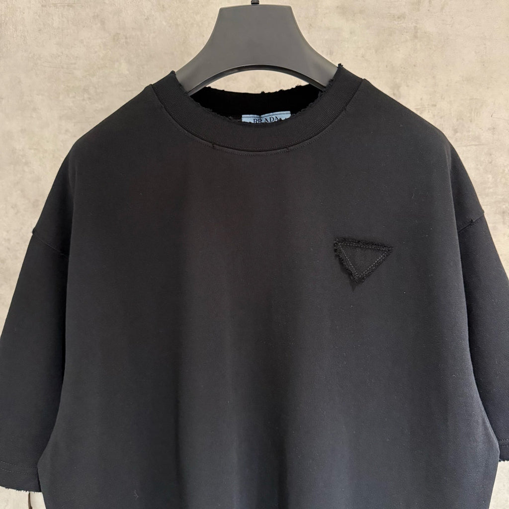 Front three-dimensional embroidery and back cloth embroidery T-shirt