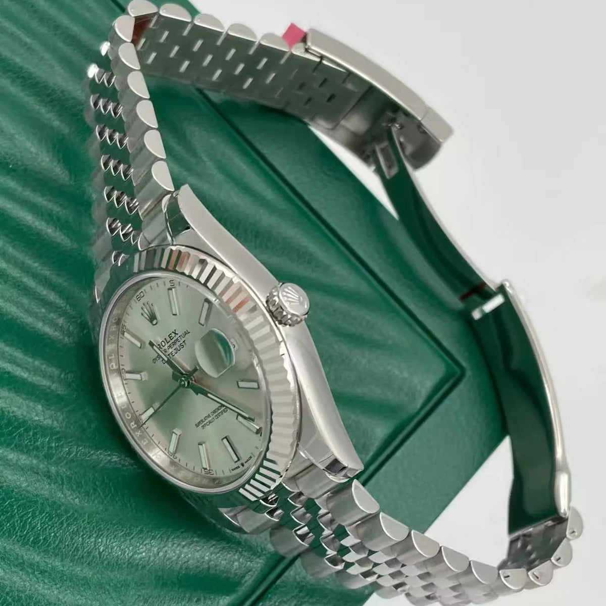 Classic Silver - White - 904L Steel - Automatic - 41mm