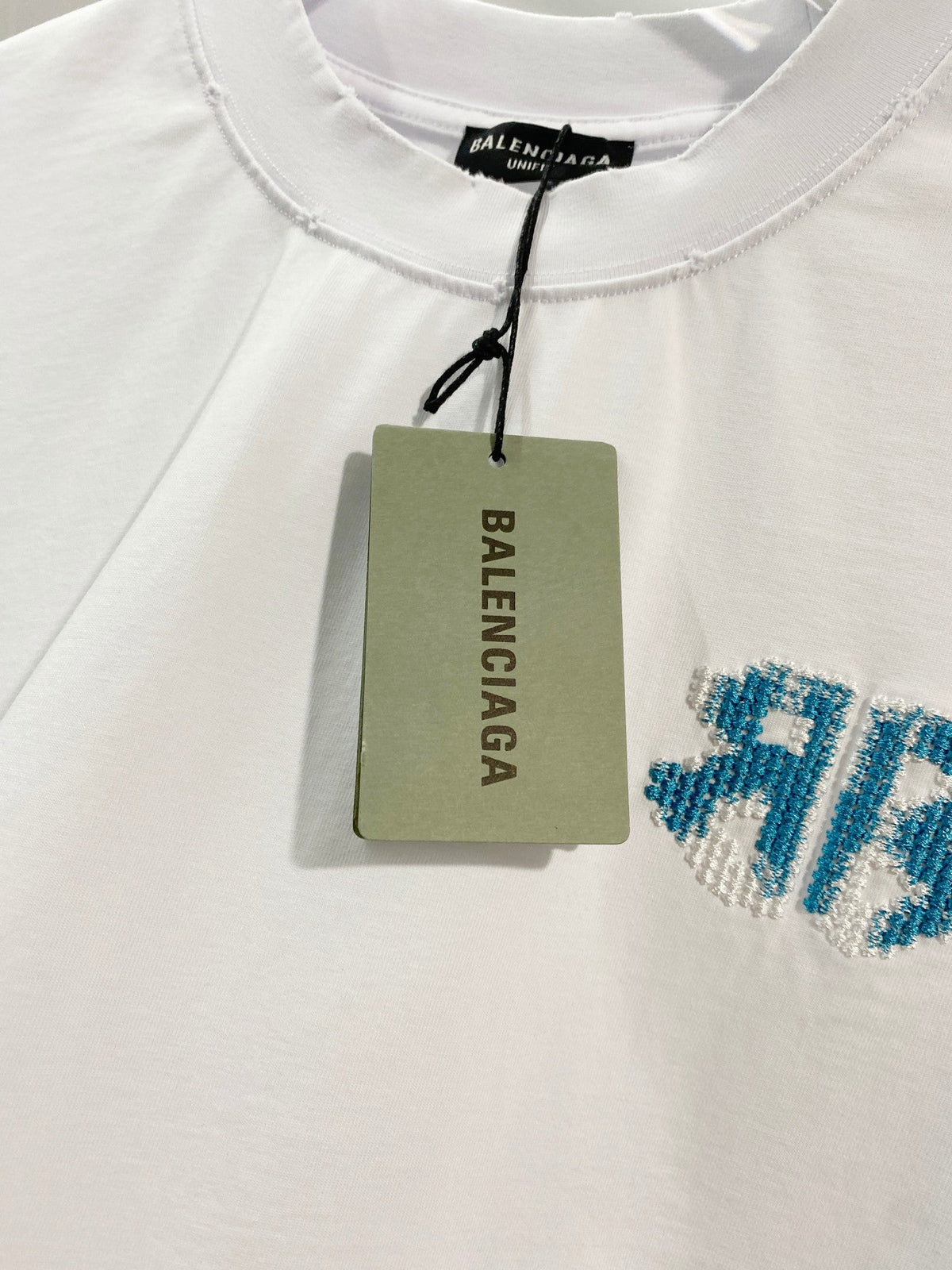Front and back color blocked double B embroidered flower letters