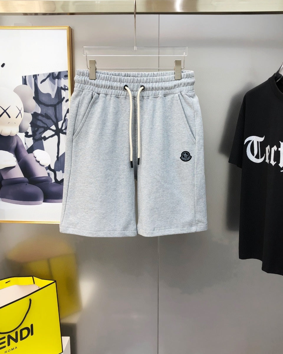 Simple and stylish men's casual shorts