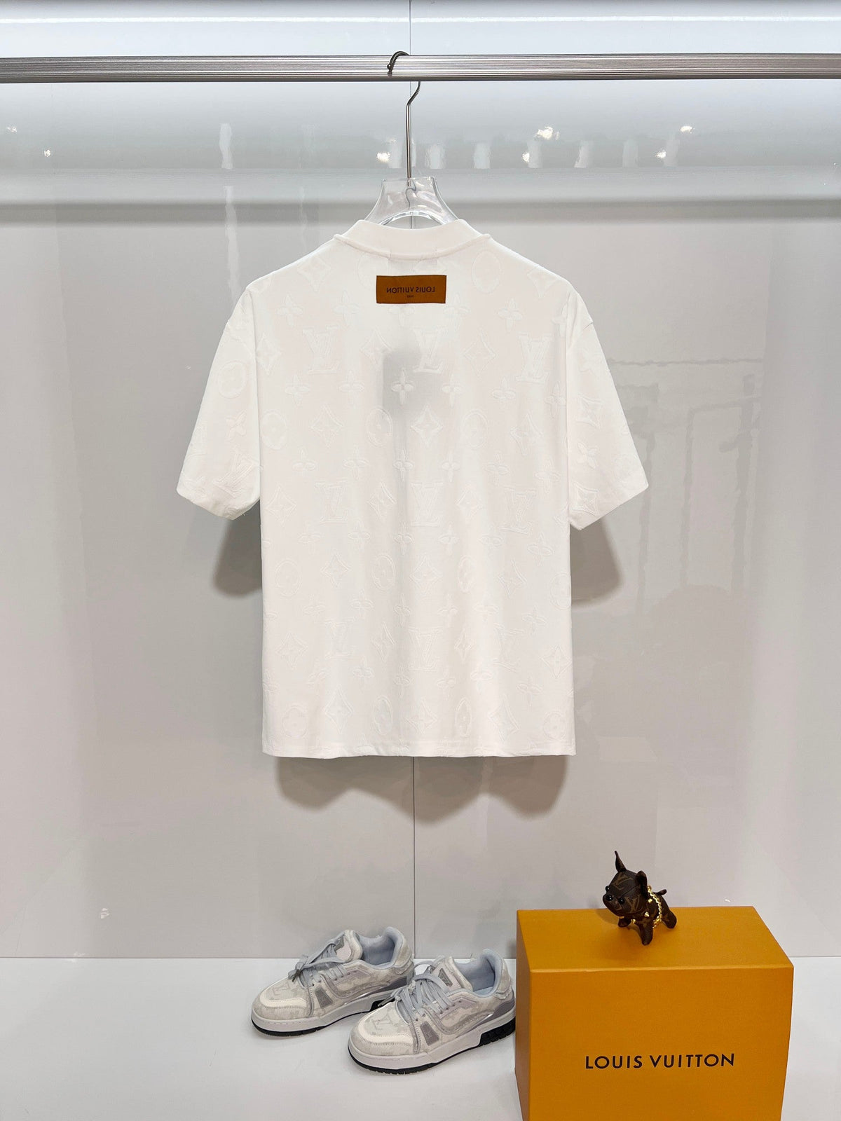 Dark patterned jacquard short sleeved t-shirt