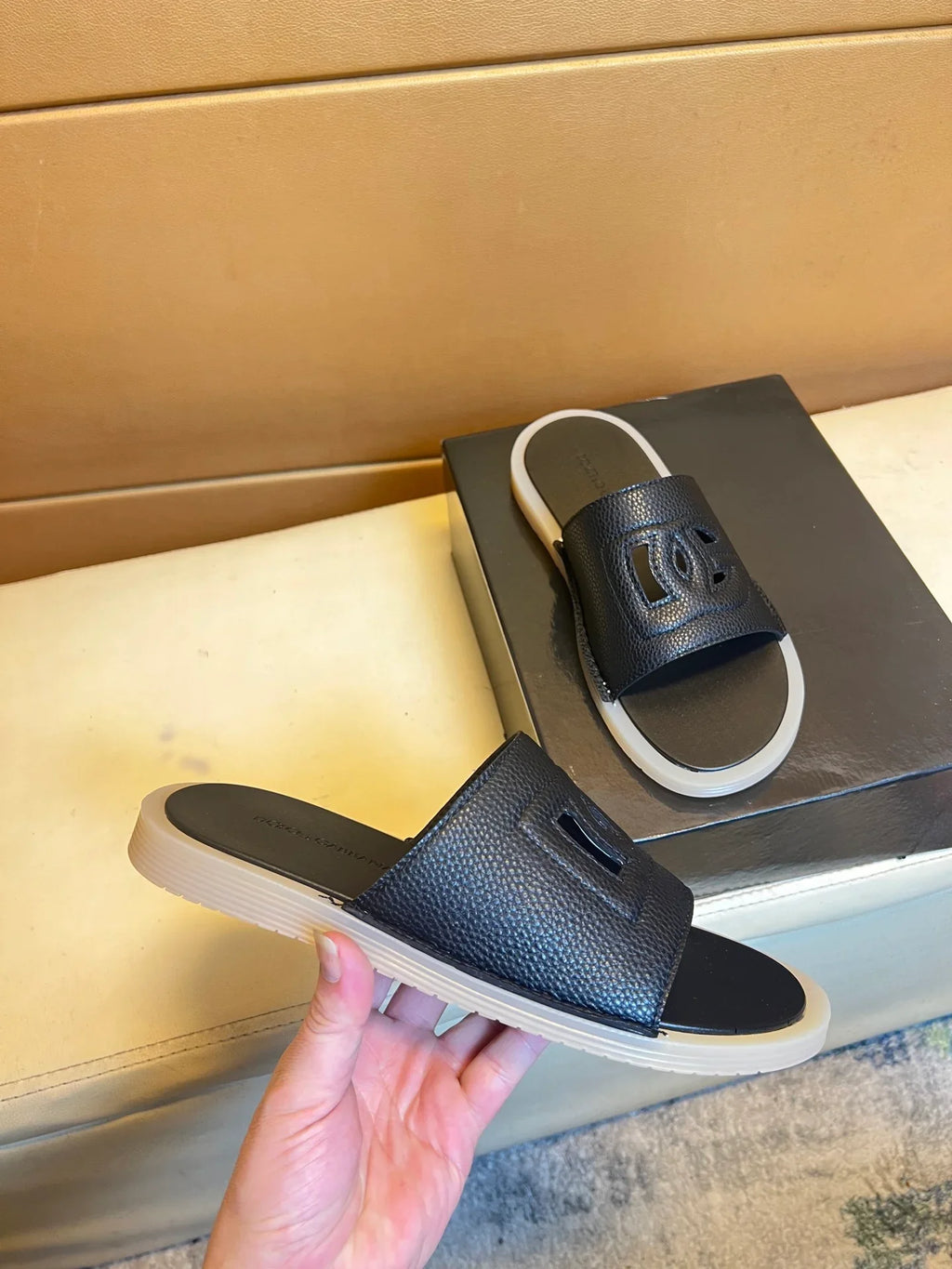 Men's spring and summer slippers