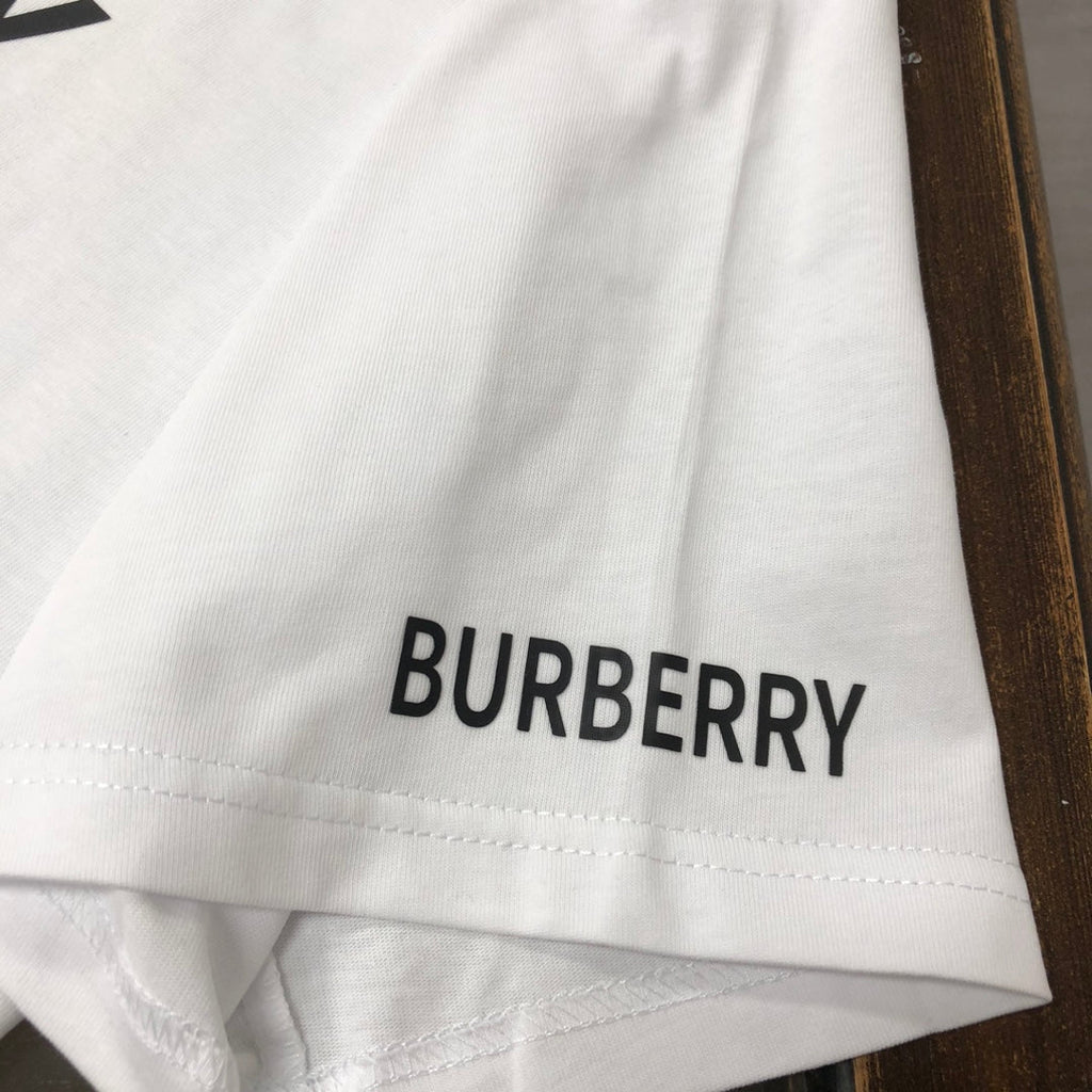 Cotton fabric T-shirt versatile and stylish
