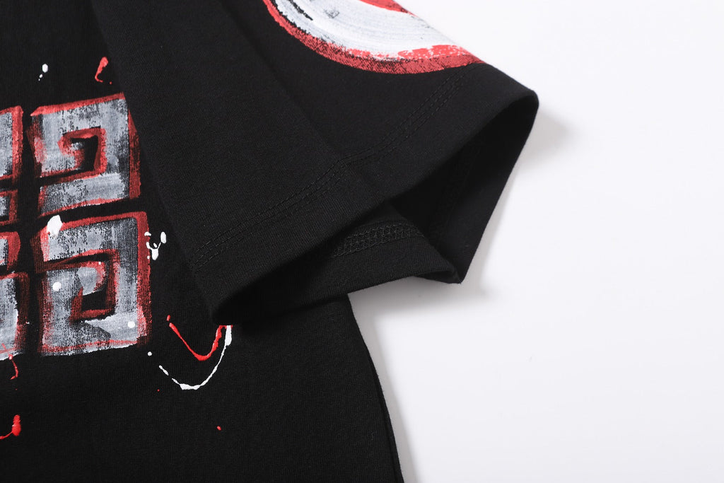 Fashionable classic round neck short sleeved shirt