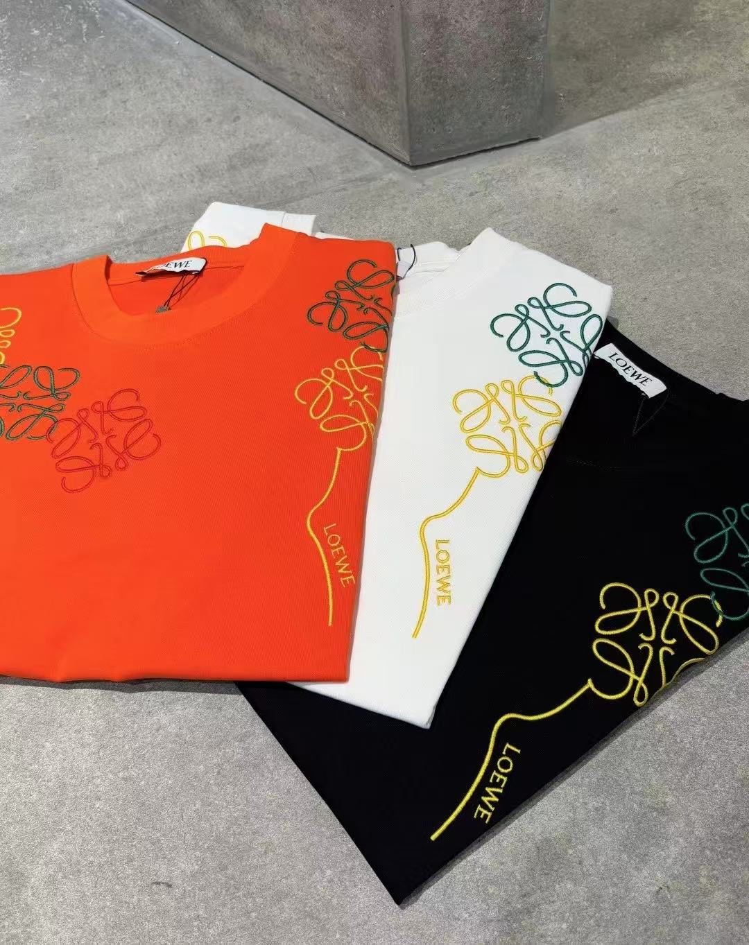 Three-Color Embroidery T-Shirt