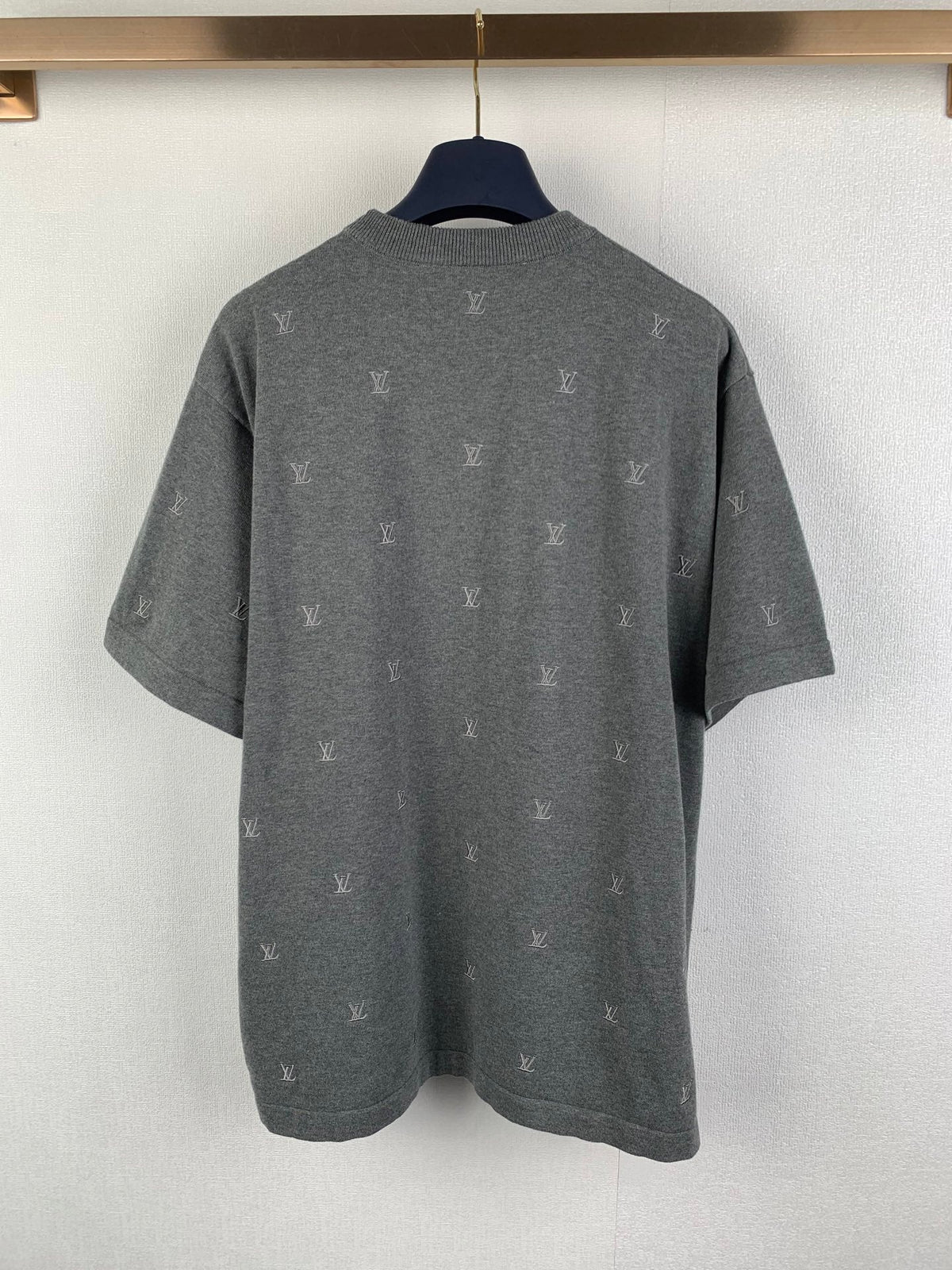 Small letter embroidered woolen short sleeved shirt