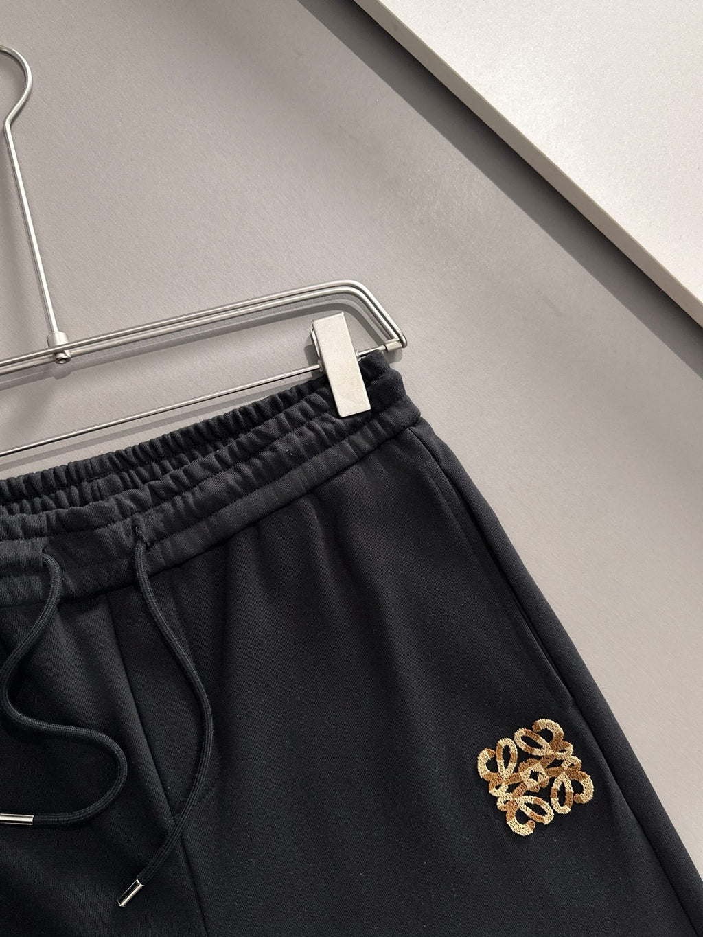 Toothbrush embroidered logo casual shorts