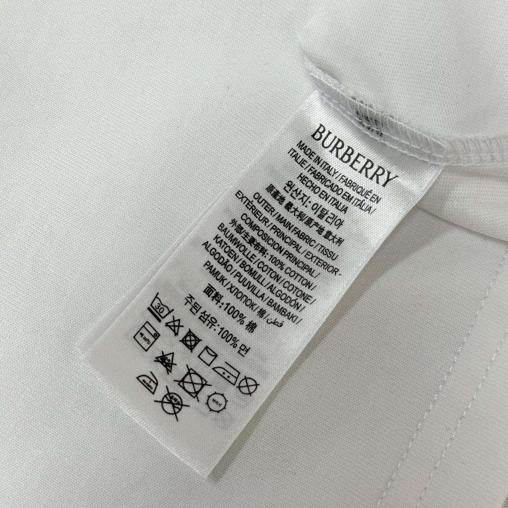 Latest short sleeved round neck T-shirt
