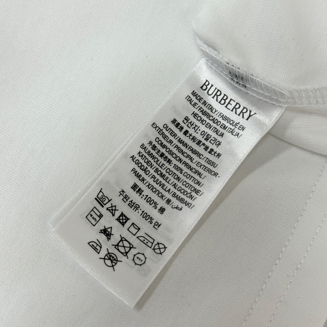Latest short sleeved round neck T-shirt