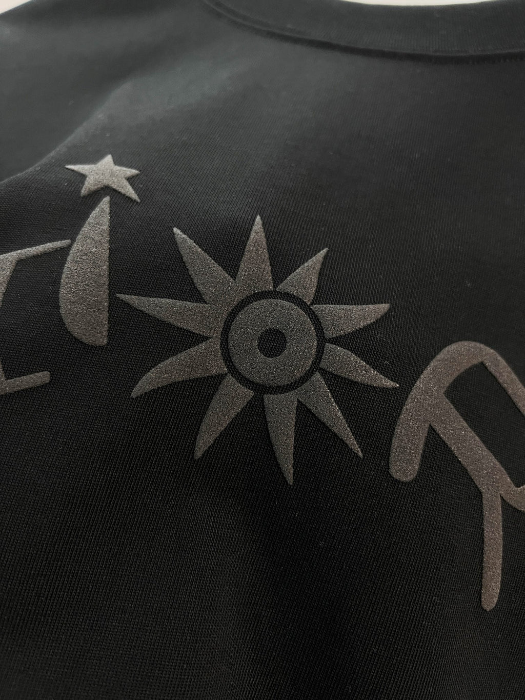 Digital flocking foam sunflower letter short sleeved shirt