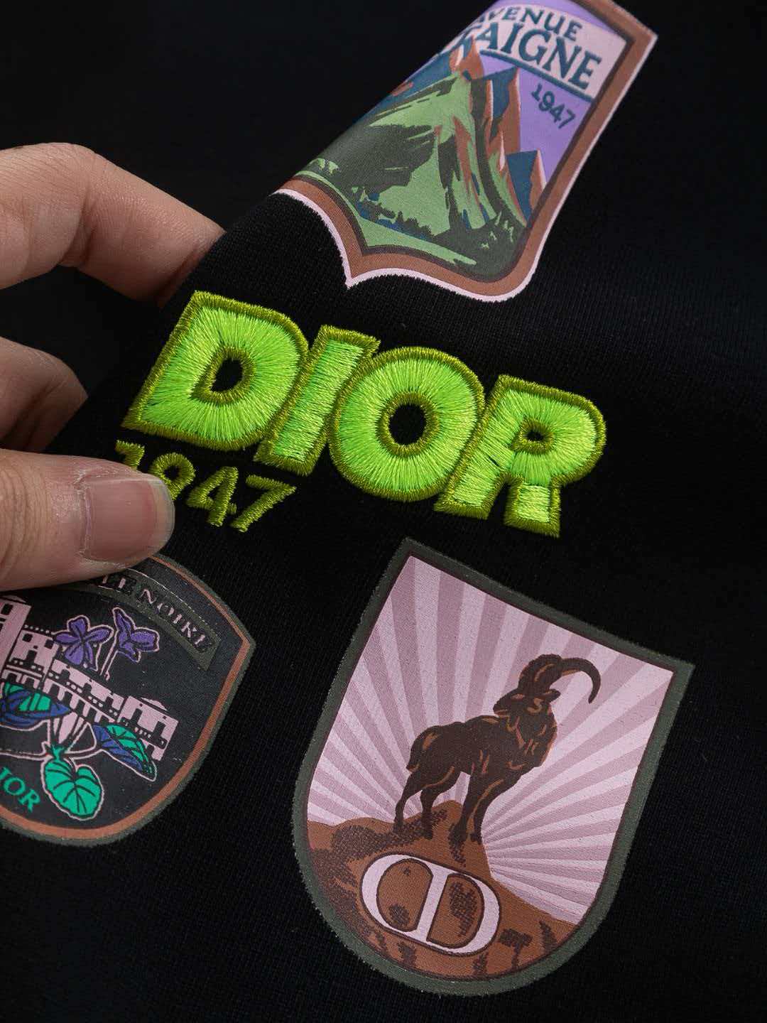 Multi element micro chapter letters 🪡 Embroidered logo pattern, heavy craftsmanship, unisex short sleeved t-shirt