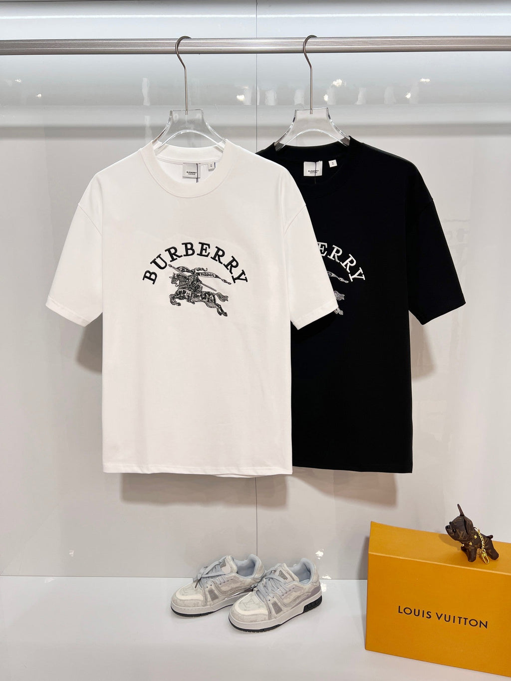 Embroidered T-shirt with 10000 stitches in front and back