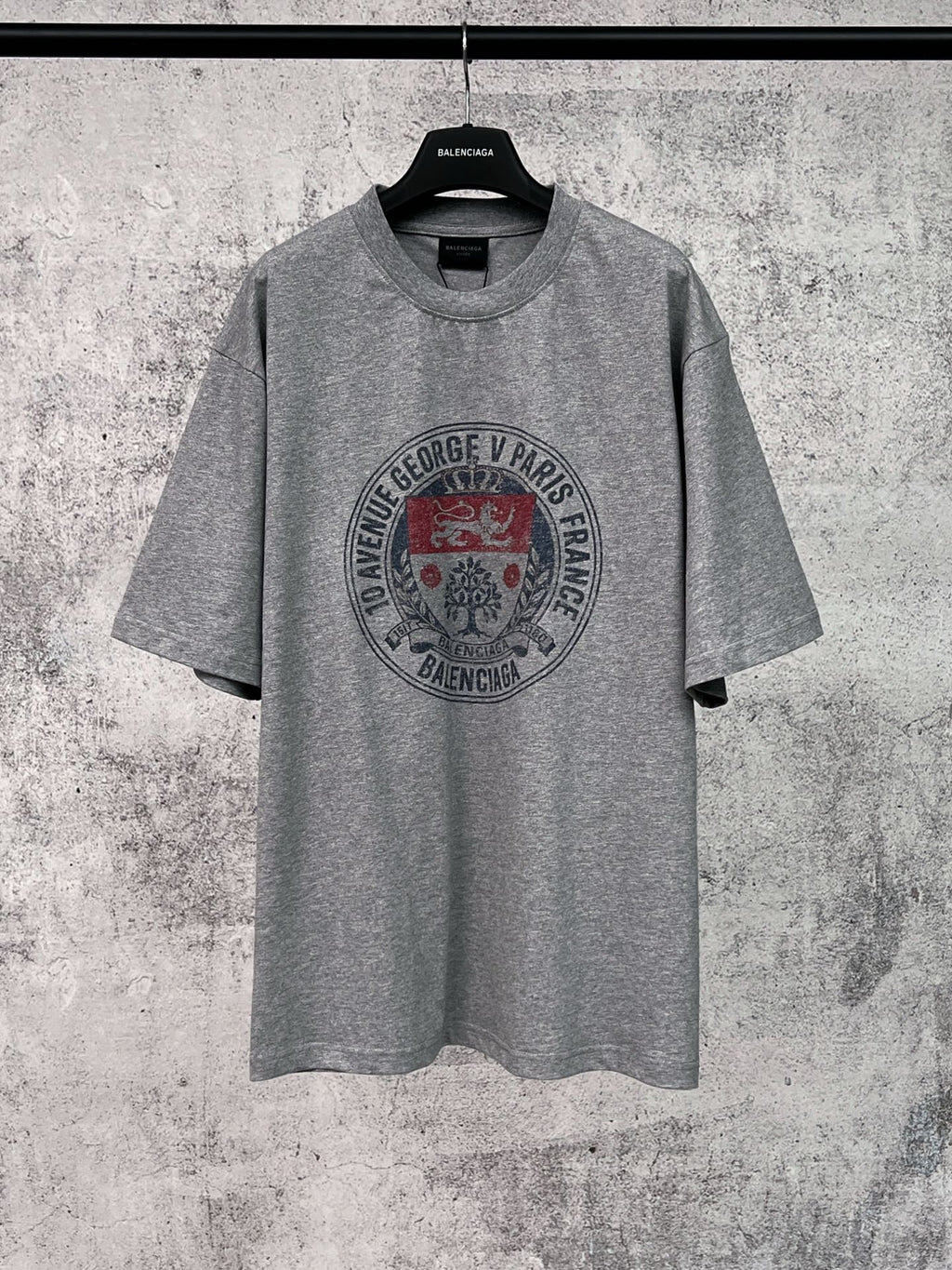 New Front Retro Badge Icon Printed T-shirt