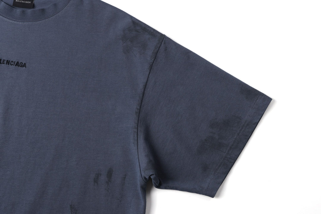 Color fading effect round neck embroidered short sleeved T-shirt