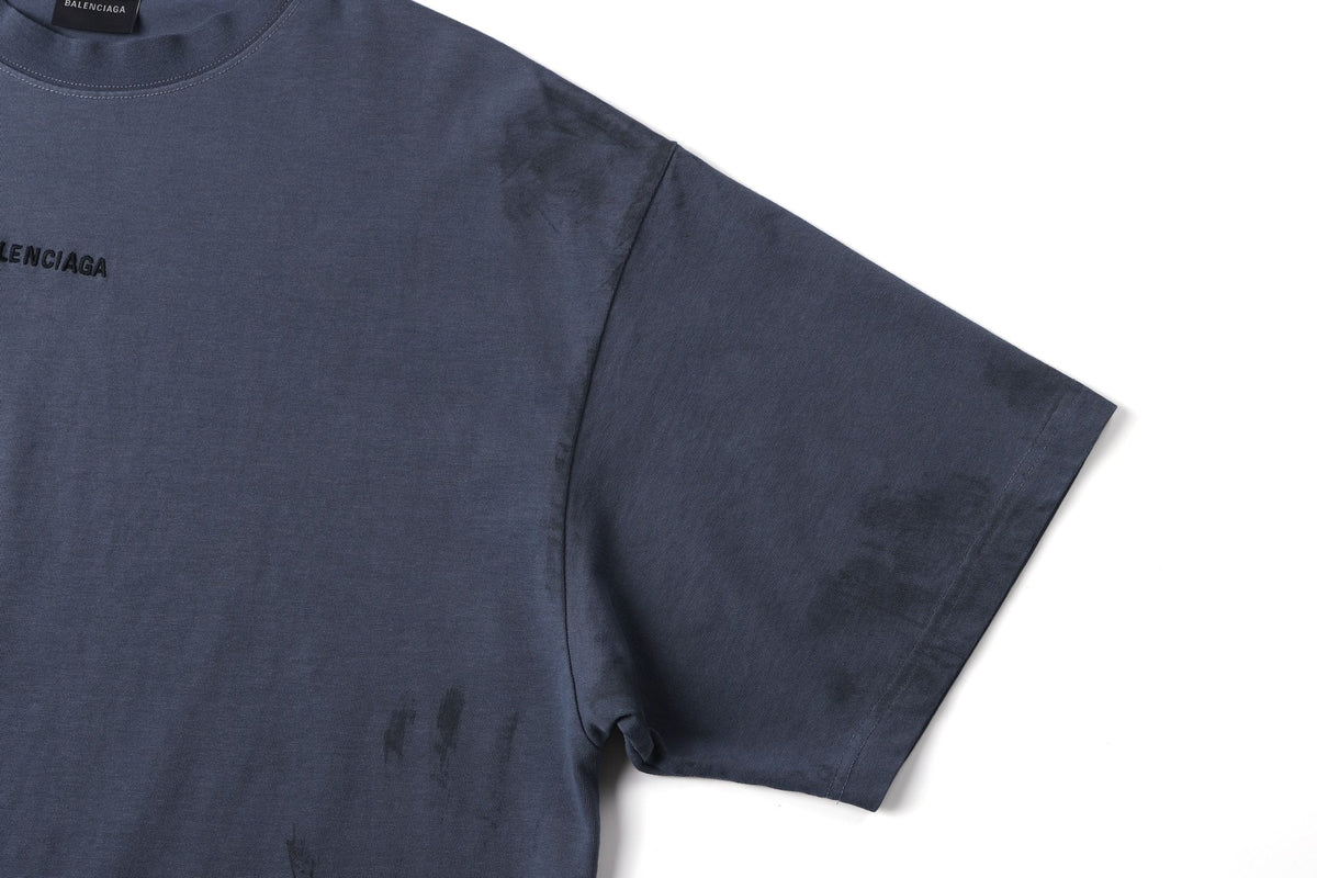 Color fading effect round neck embroidered short sleeved T-shirt