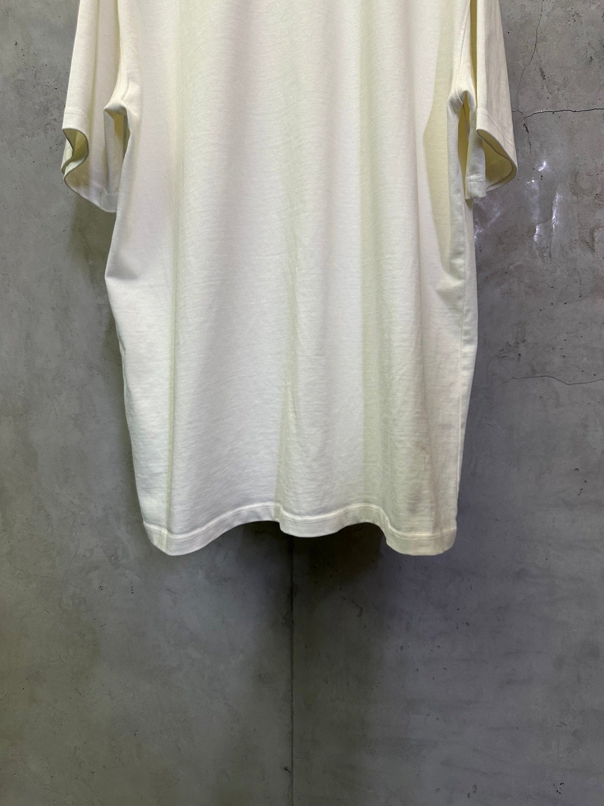 Large letter logo short sleeved T-shirt