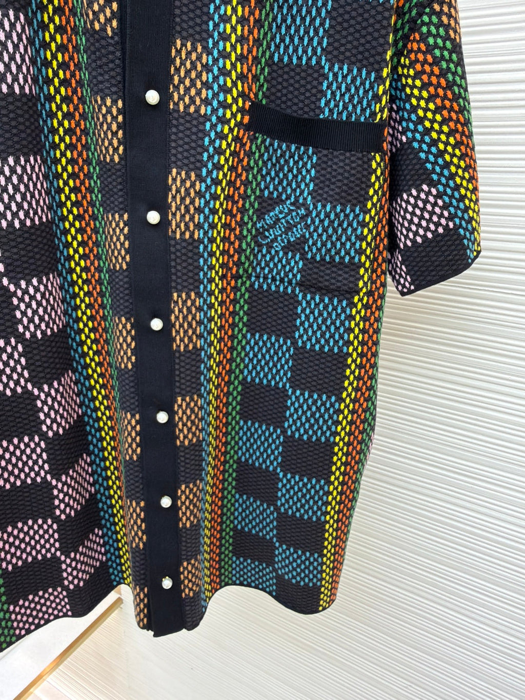 Color blocked jacquard single breasted short sleeved shirt