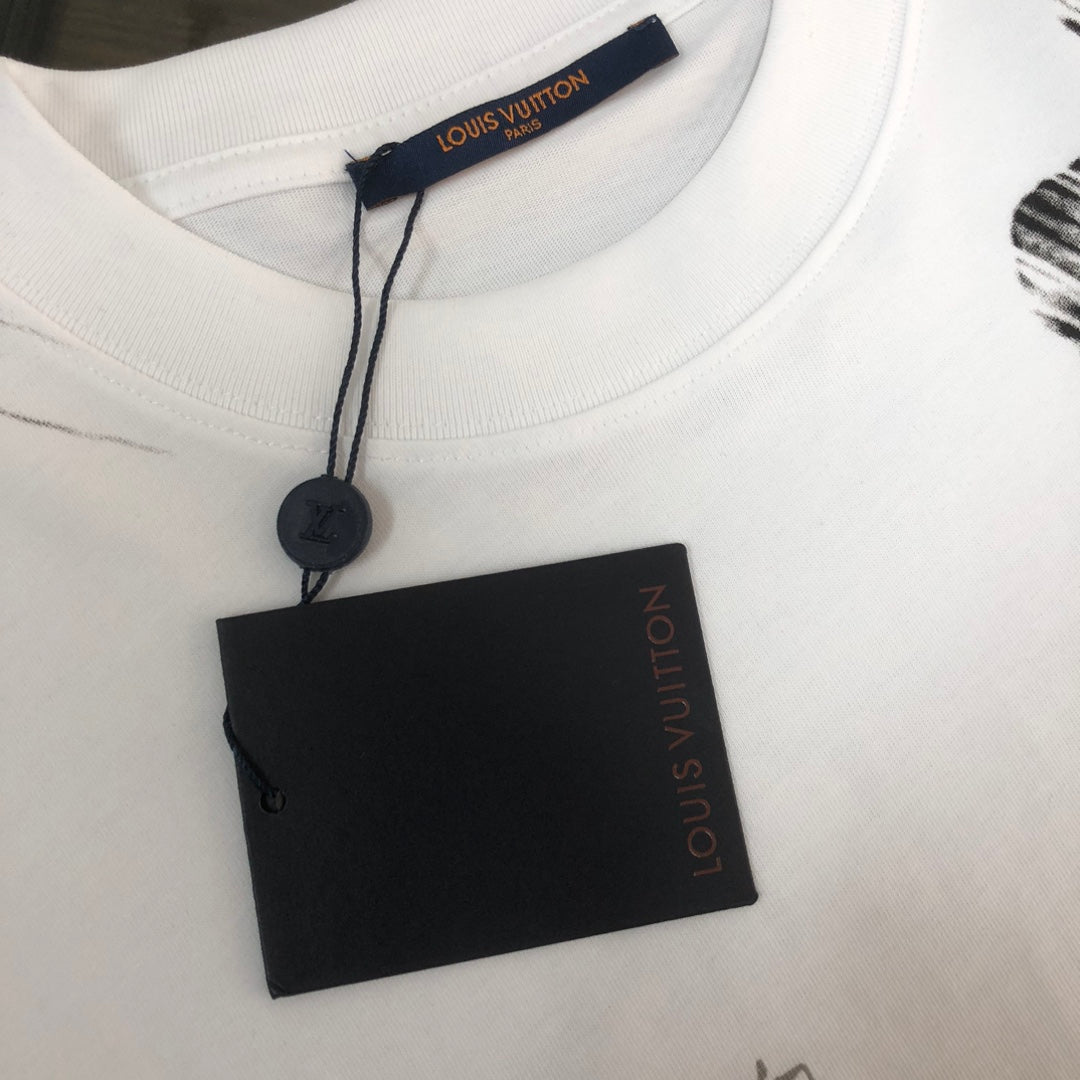 Latest versatile short sleeved T-shirt for both men and women
