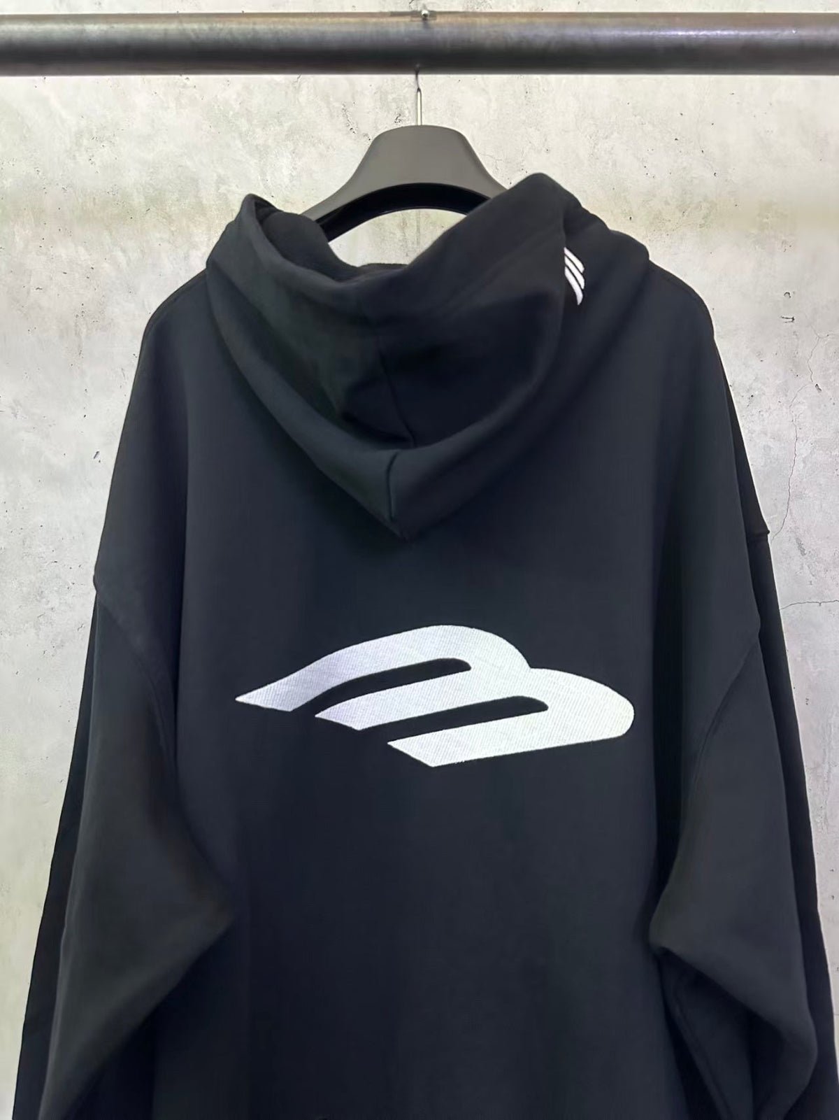 Embroidered hooded sweatshirt