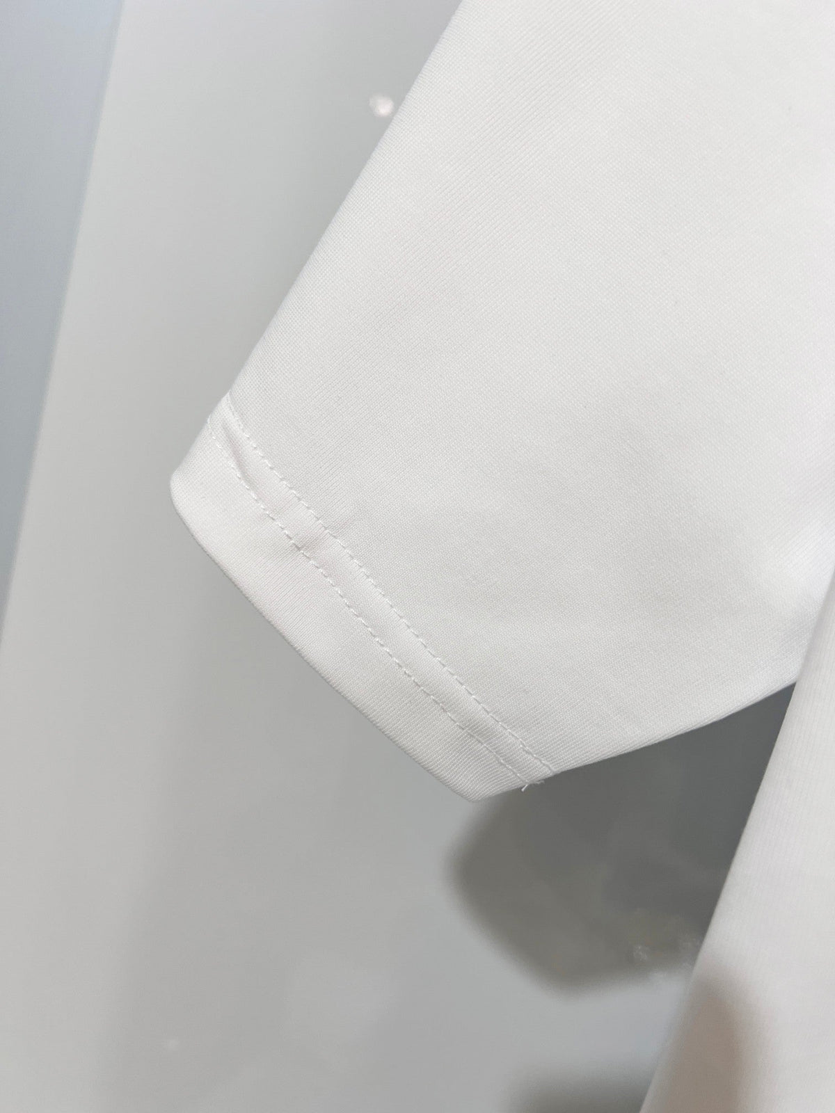 Embroidered T-shirt with 10000 stitches in front and back