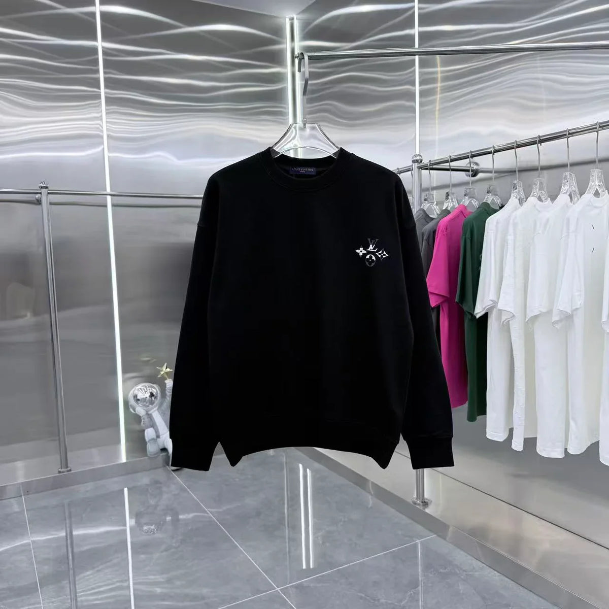 Autumn and winter new round neck long sleeved sweatshirt