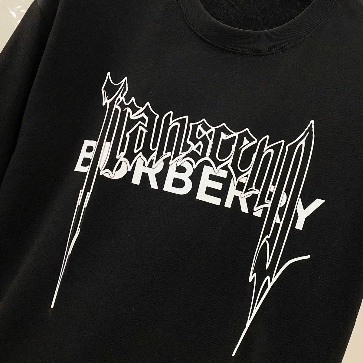 Chest sticker printed logo round neck short sleeved T-shirt 3