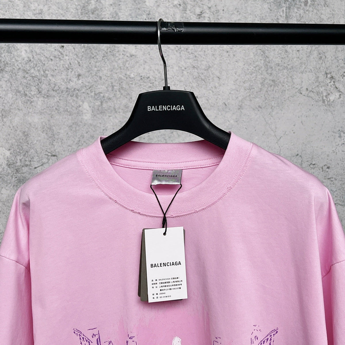 Imported direct spray printed short sleeved T-shirt