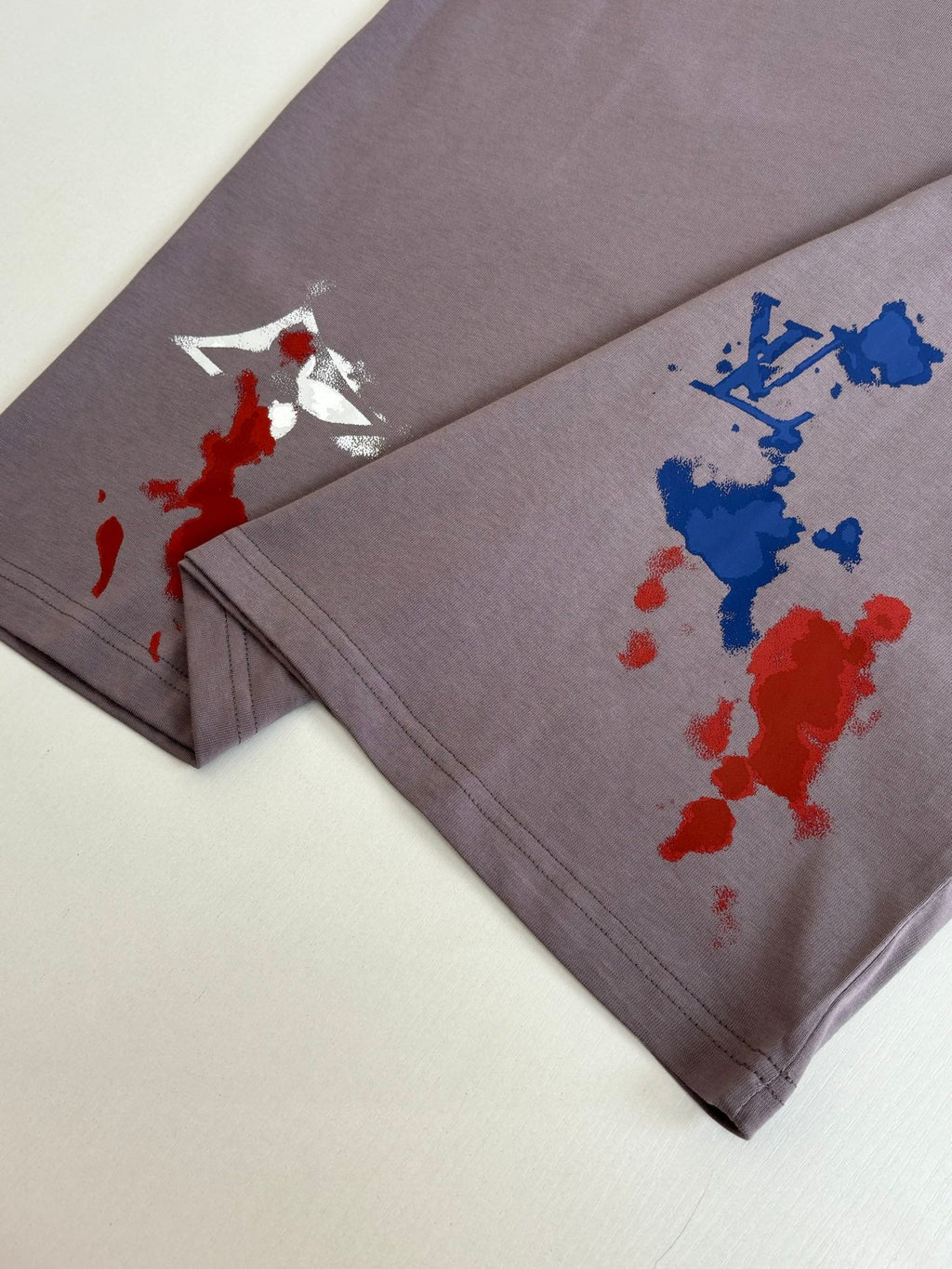 Hand drawn ink splatter printed round neck short sleeved T-shirt