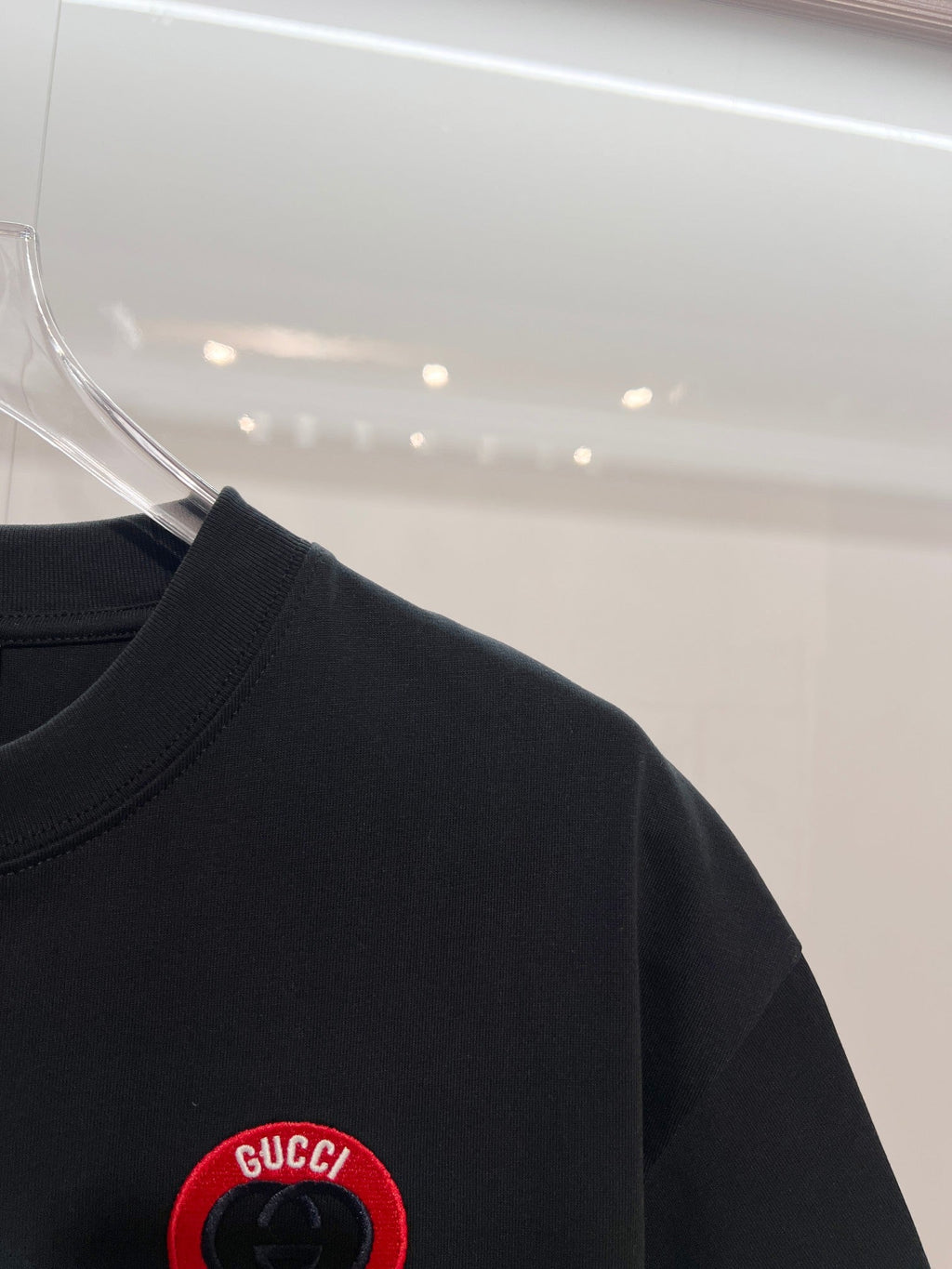 New interlocking embroidered short sleeves