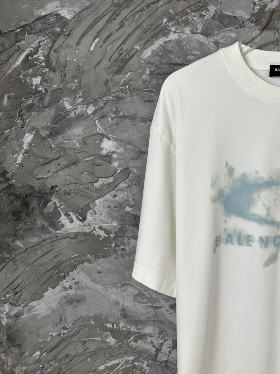 Loose fit version Unisex short sleeved t-shirt
