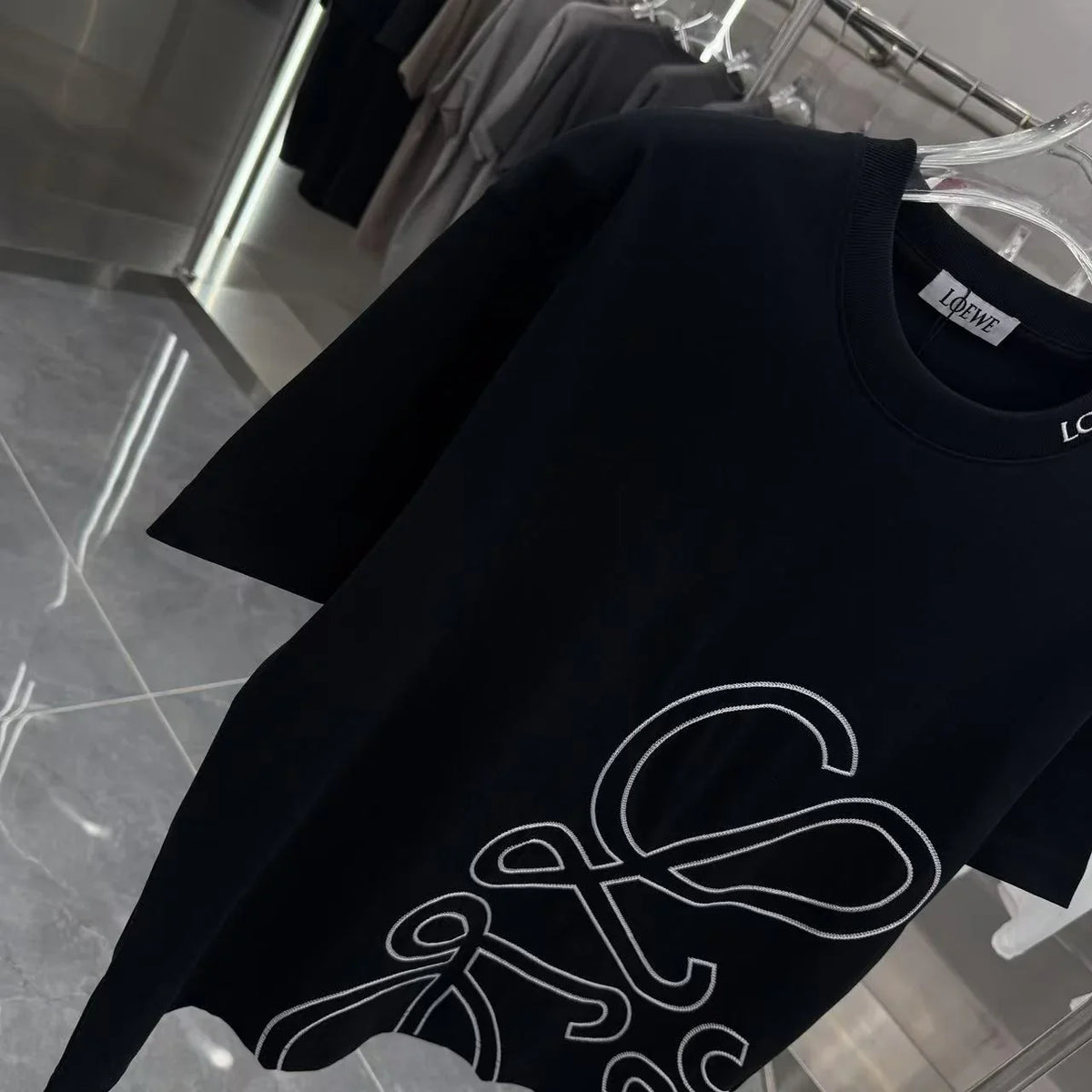 Autumn and winter new round neck short sleeved shirt