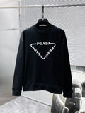 New long sleeved round neck sweatshirt