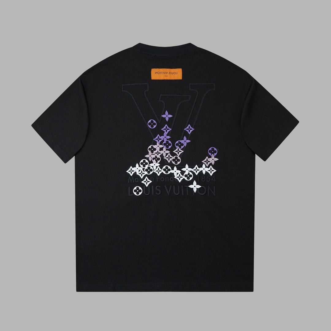 Contrast embroidered T-shirt