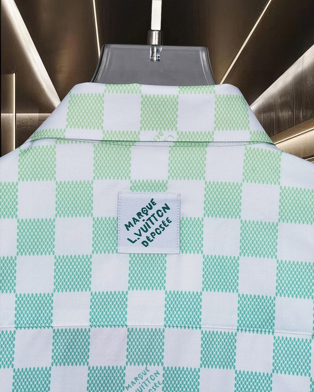 Gradient checkerboard digital printed short sleeved shirt