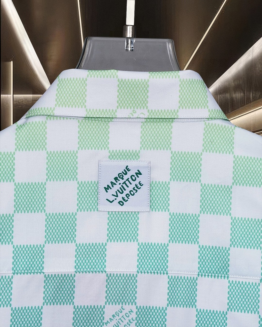 Gradient checkerboard digital printed short sleeved shirt