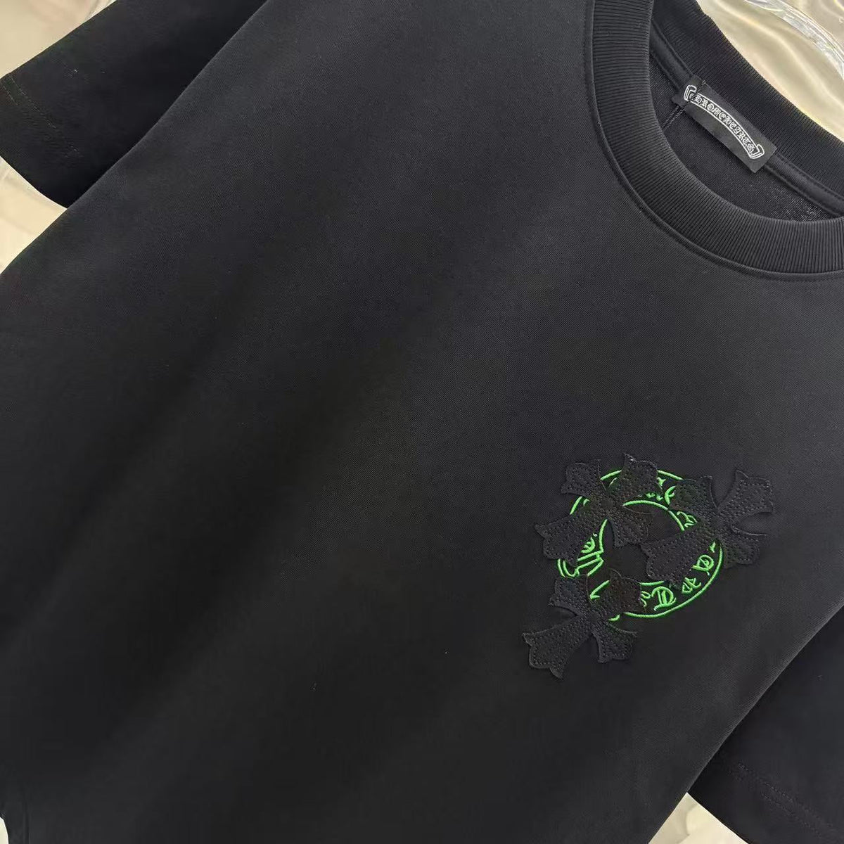 New round neck short sleeved shirt