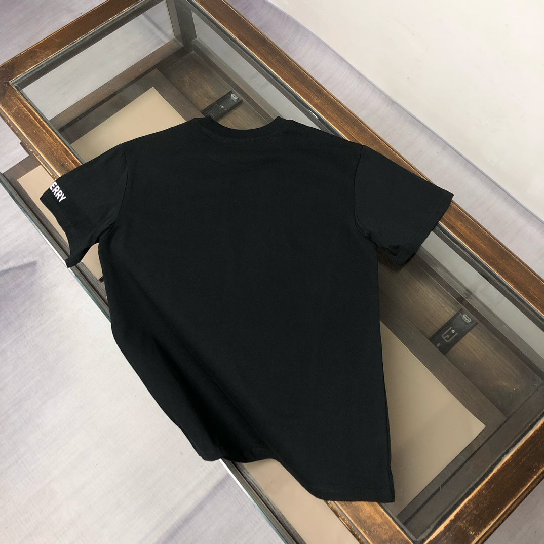 Cotton fabric T-shirt versatile and stylish